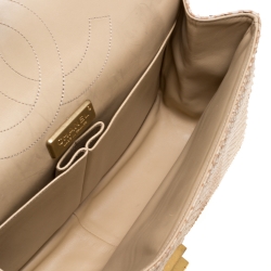 مملوكة مسبقًا حقيبة شانيل قلاب ريشو 2.55 كلاسيك 227 جلد الثعبان بيج ميتاليك