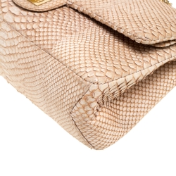 مملوكة مسبقًا حقيبة شانيل قلاب ريشو 2.55 كلاسيك 227 جلد الثعبان بيج ميتاليك