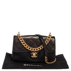مملوكة مسبقًا حقيبة كتف شانيل سلسلة جلد مبطن أسود