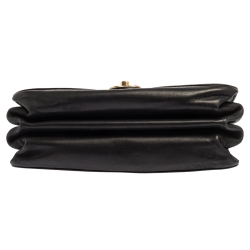 مملوكة مسبقًا حقيبة كتف شانيل سلسلة جلد مبطن أسود