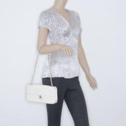 Pre Owned Chanel White Quilted Lambskin Leather East/West Classic Flap Bag