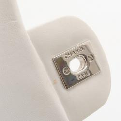 Pre Owned Chanel White Quilted Lambskin Leather East/West Classic Flap Bag