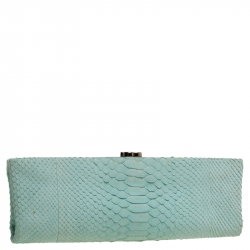 مملوكة مسبقًا Chanel Mint Green Python Clutch
