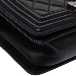 مملوكة مسبقًا Chanel Black Quilted Leather Small Boy Flap Bag