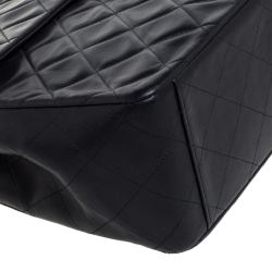 مملوكة مسبقًا Chanel Black Quilted Leather Maxi Vintage Classic Single Flap Bag