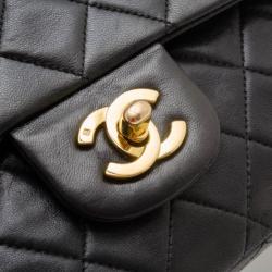Pre Owned Chanel Vintage Black Lambskin Medium Flap Bag