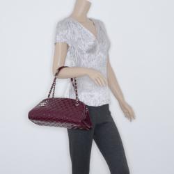 مملوكة مسبقًا Chanel Burgundy Just Mademoiselle Medium Patent Bowler Satchel