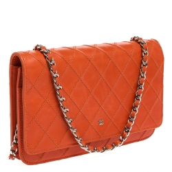 مملوكة مسبقًا Chanel Orange Quilted Leather CC Flap Wallet On Chain 