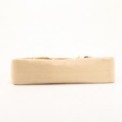 مملوكة مسبقًا Chanel Ivory Chocolate Bar Quilted Shoulder Bag with Charms