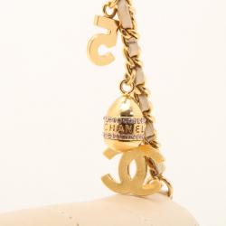 مملوكة مسبقًا Chanel Ivory Chocolate Bar Quilted Shoulder Bag with Charms