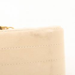 مملوكة مسبقًا Chanel Ivory Chocolate Bar Quilted Shoulder Bag with Charms