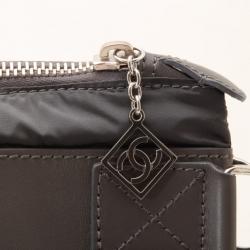 مملوكة مسبقًا Chanel Large Grey Mink Fur and Leather Logo Tote