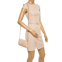 مملوكة مسبقًا محفظة شانيل جلد كافيار وردي مبطن بقلاب وسلسلة