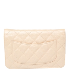 مملوكة مسبقًا محفظة شانيل جلد كافيار وردي مبطن بقلاب وسلسلة