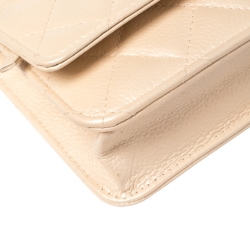 مملوكة مسبقًا محفظة شانيل جلد كافيار وردي مبطن بقلاب وسلسلة