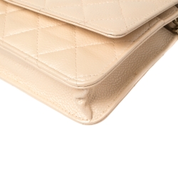 مملوكة مسبقًا محفظة شانيل جلد كافيار وردي مبطن بقلاب وسلسلة