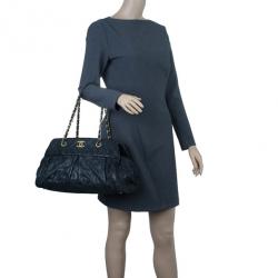 Pre Owned حقيبة كتف شانيل جلد ميتاليك سوداء