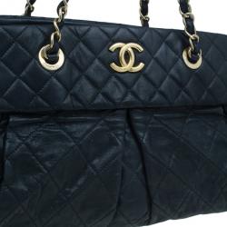 Pre Owned حقيبة كتف شانيل جلد ميتاليك سوداء