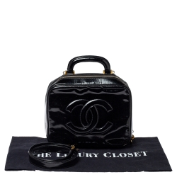 Pre Owned Chanel Black Patent Leather Vintage CC Vanity Case Top Handle Bag