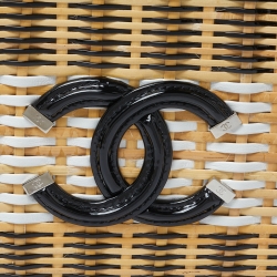 Pre Owned Chanel Beige/Black Rattan and Patent Leather CC Vanity Case Bag