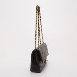 Pre Owned Chanel Vintage Black Lambskin Medium Flap Bag 