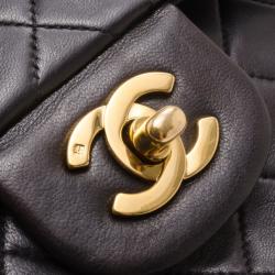 Pre Owned Chanel Vintage Black Lambskin Medium Flap Bag 