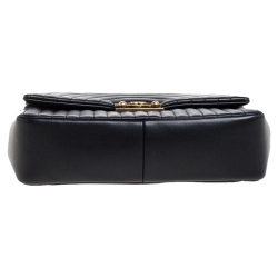 مملوكة مسبقًا Chanel Black Quilted Leather Classic Flap Bag