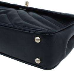 Pre Owned حقيبة شانيل شيفرون سوداء جلد خروف بقلاب