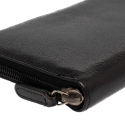 مملوكة مسبقًا Chanel Black Leather CC Camellia Embossed Zip Around Wallet