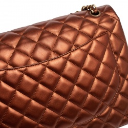 Pre Owned حقيبة شانيل ماكسي كلاسيك قلاب مزدوج جلد مبطن نحاسي ميتاليك