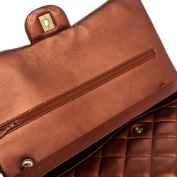 Pre Owned حقيبة شانيل ماكسي كلاسيك قلاب مزدوج جلد مبطن نحاسي ميتاليك