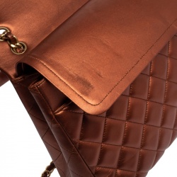 Pre Owned حقيبة شانيل ماكسي كلاسيك قلاب مزدوج جلد مبطن نحاسي ميتاليك