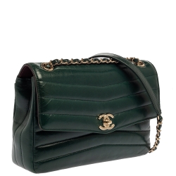 مملوكة مسبقًا Chanel Green Leather Reversed Chevron Flap Bag