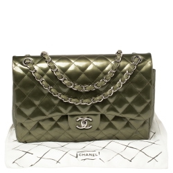 مملوكة مسبقًا Chanel Green Striated Quilted Patent Leather Classic Jumbo Double Flap Bag
