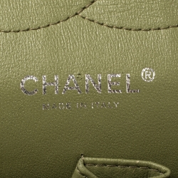مملوكة مسبقًا Chanel Green Striated Quilted Patent Leather Classic Jumbo Double Flap Bag