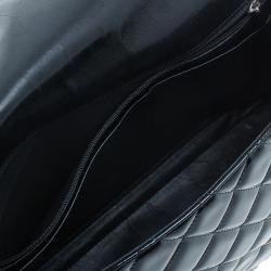 مملوكة مسبقًا Chanel Black Quilted Patent Leather Maxi Classic Single Flap Bag