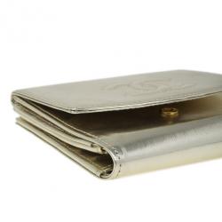 Pre Owned Chanel Gold Leather Compact Wallet
