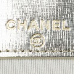 Pre Owned Chanel Gold Leather Compact Wallet