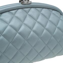مملوكة مسبقًا Chanel Grey Quilted Leather Timeless Clutch