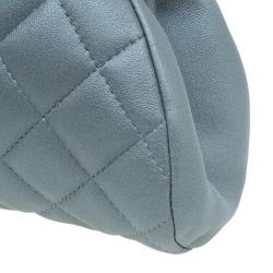 مملوكة مسبقًا Chanel Grey Quilted Leather Timeless Clutch