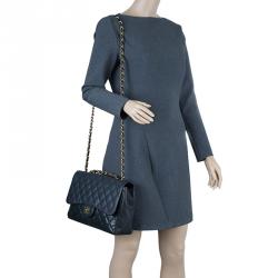 مملوكة مسبقًا حقيبة شانيل جامبو كلاسيك جلد أسود كافيار مبطن بقلاب