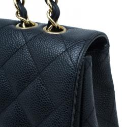 مملوكة مسبقًا حقيبة شانيل جامبو كلاسيك جلد أسود كافيار مبطن بقلاب