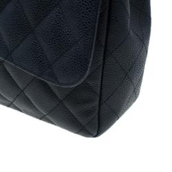 مملوكة مسبقًا حقيبة شانيل جامبو كلاسيك جلد أسود كافيار مبطن بقلاب