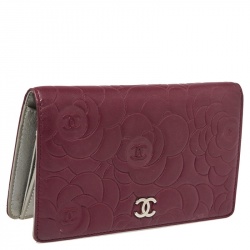 مملوكة مسبقًا Chanel Burgundy Camellia Embossed Leather Bifold Wallet 