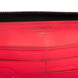 مملوكة مسبقًا Chanel Black Quilted Leather Ligne Cambon Zip Around Wallet