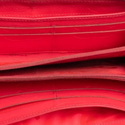 مملوكة مسبقًا Chanel Black Quilted Leather Ligne Cambon Zip Around Wallet