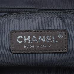 Pre Owned Chanel Black Quilted Crackled Leather Medium Reissue Camera Bag