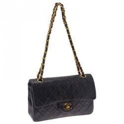 Pre Owned حقيبة شانيل جلد خروف أسود كلاسيكية صغيرة بقلاب مزدوج