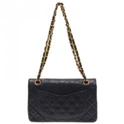 Pre Owned حقيبة شانيل جلد خروف أسود كلاسيكية صغيرة بقلاب مزدوج