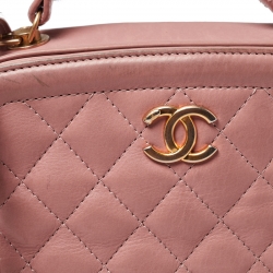 مملوكة مسبقًا Chanel Blush Pink Quilted Leather Small Vanity Case Bag